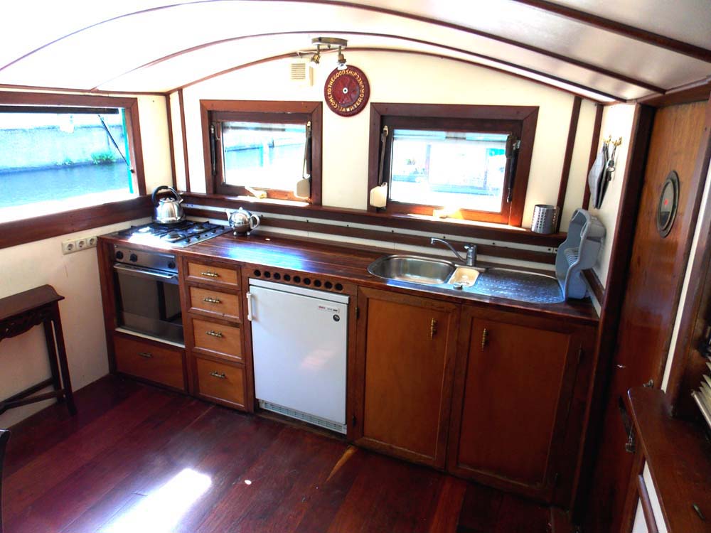 houseboat kitcen